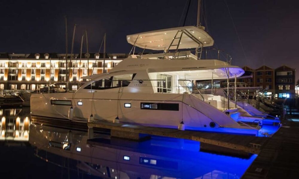 Charter 51' Power Catamaran in Phuket, Thailand - Imagen 6